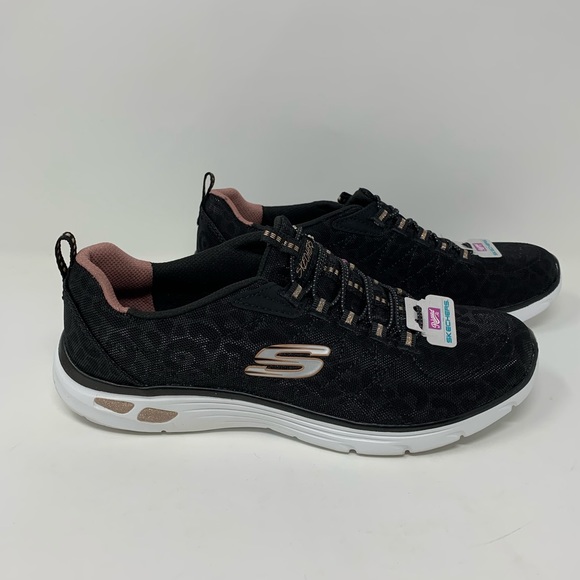 skechers relaxed fit shoes womens